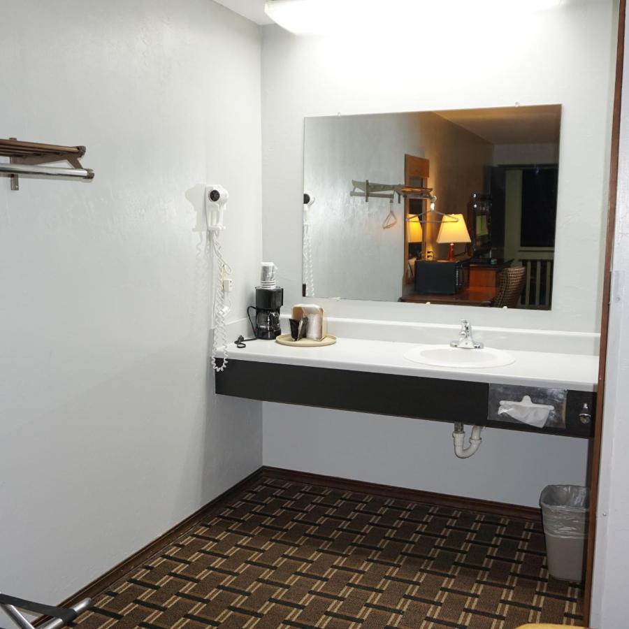 Lakes Inn Warsaw Zewnętrze zdjęcie