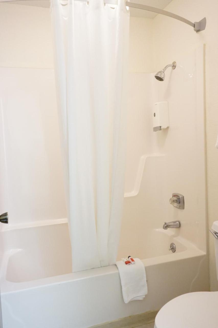 Lakes Inn Warsaw Zewnętrze zdjęcie